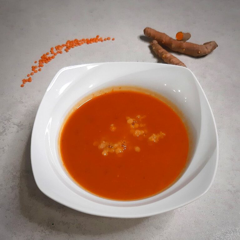 zupa marchewkowo-pomidorowa z soczewica